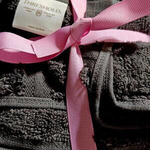 Threshold Spa Plush 4 pk (2 Hand towels and 2 Washcloths) Dark Grey